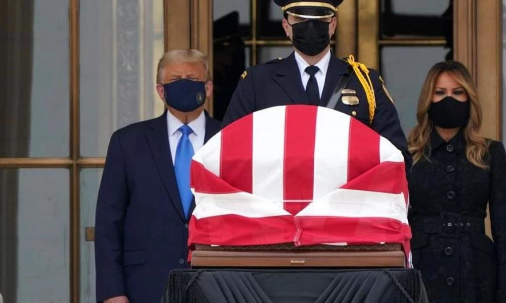 Αποδοκίμασαν τον Τραμπ στο ύστατο χαίρε στην Μπ. Γκίνσμπεργκ